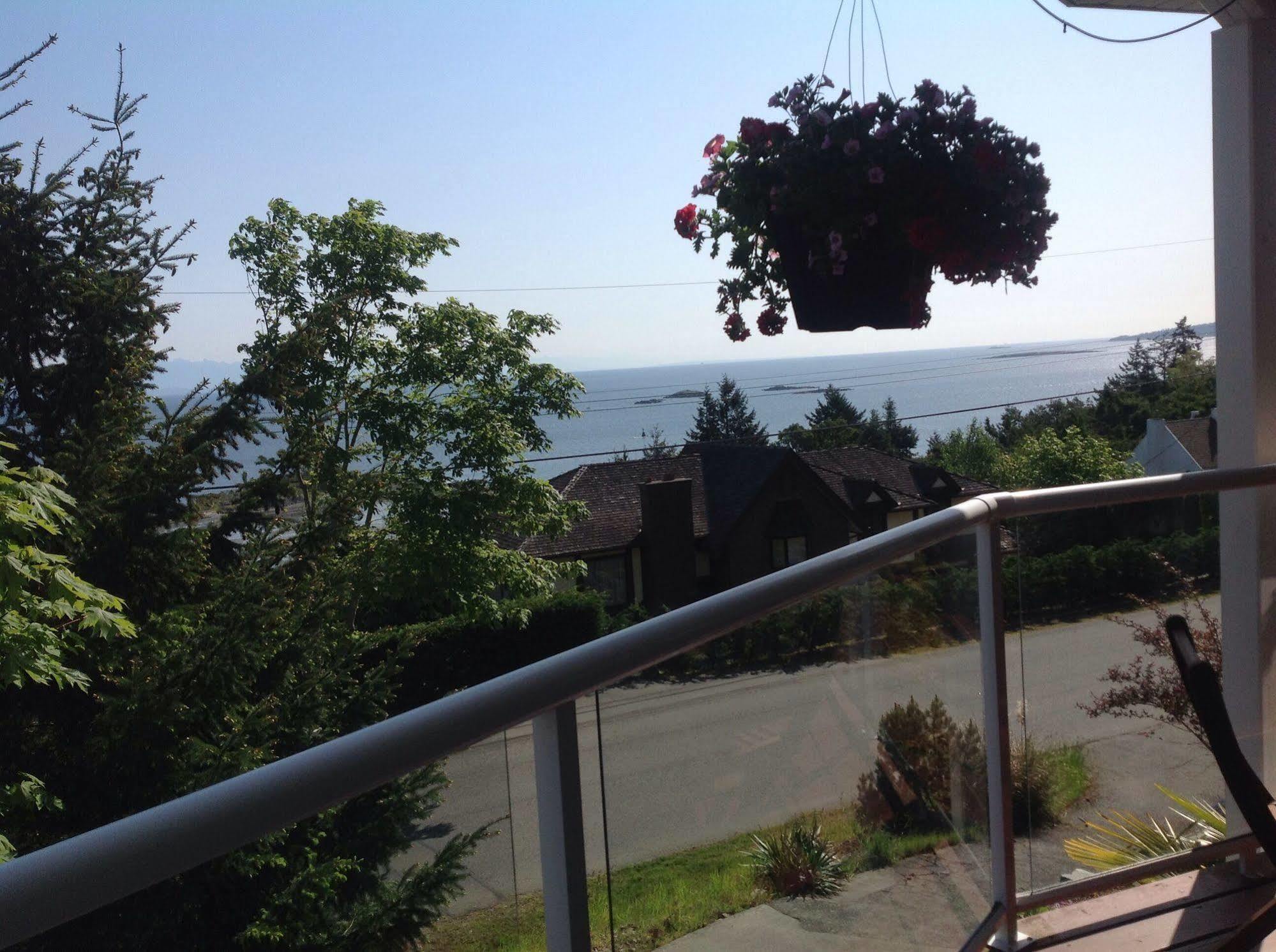 Nanaimo Ocean View Bed and Breakfast Exterior foto